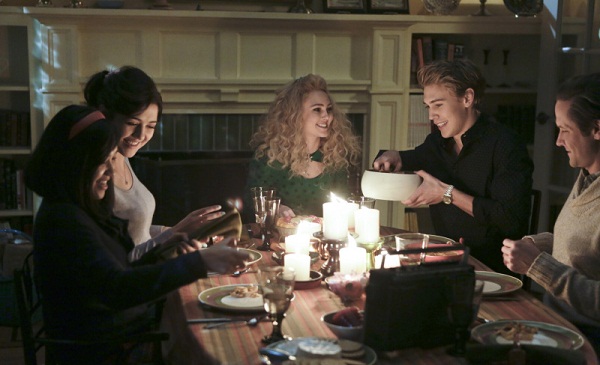 The Carrie Diaries Thanksgiving 