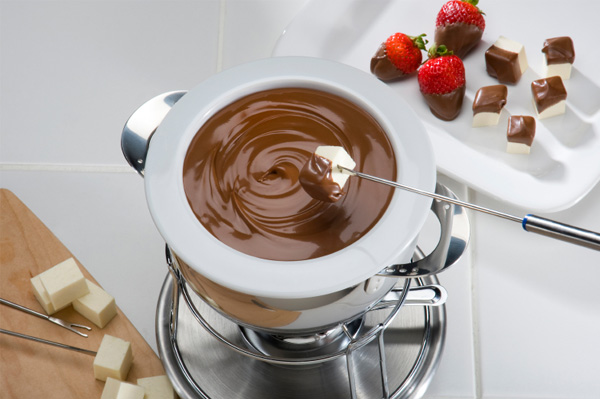 Strawberry with chocolate fondue