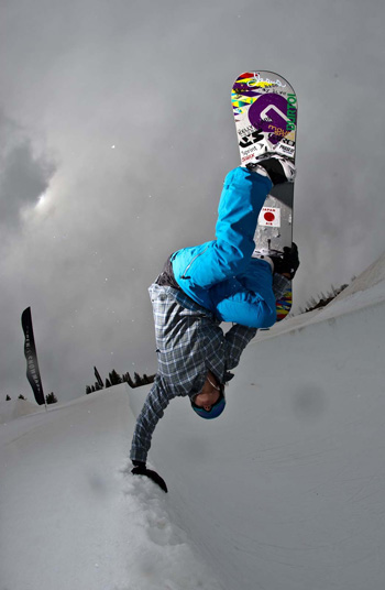 Kelly Clark snowoarding
