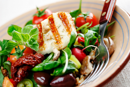 Study further illuminates heart-healthy benefits of Mediterranean diet