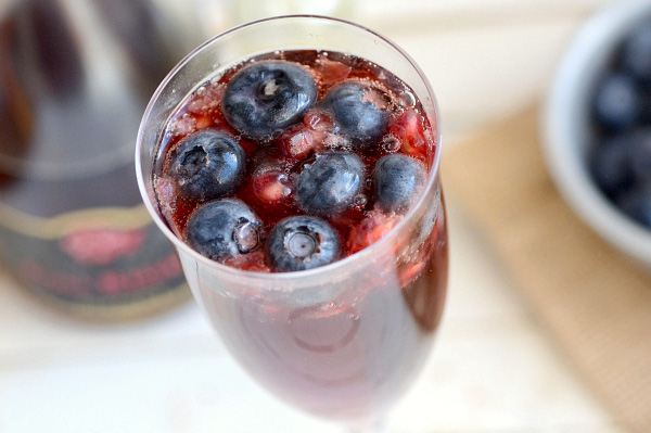 Valentine sparkle cocktail