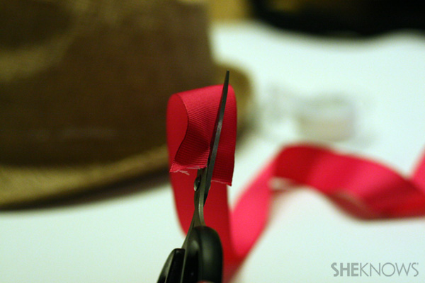 DIY ribbon straw fedora