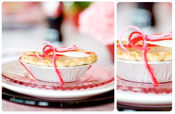 mini pies wedding favor