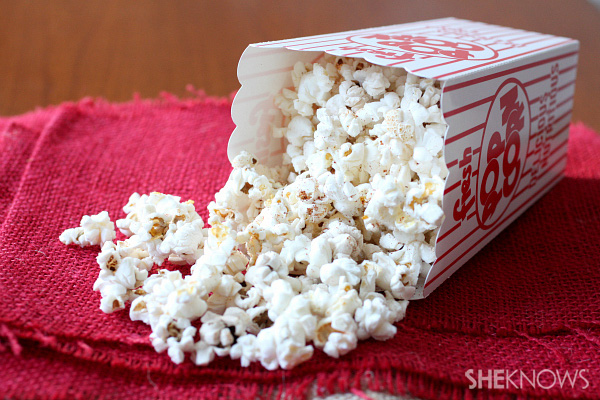 Movie-time spicy air-popped popcorn