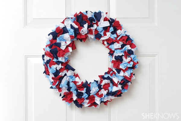 American flag wreath - Patriotic Memorial Day crafts
