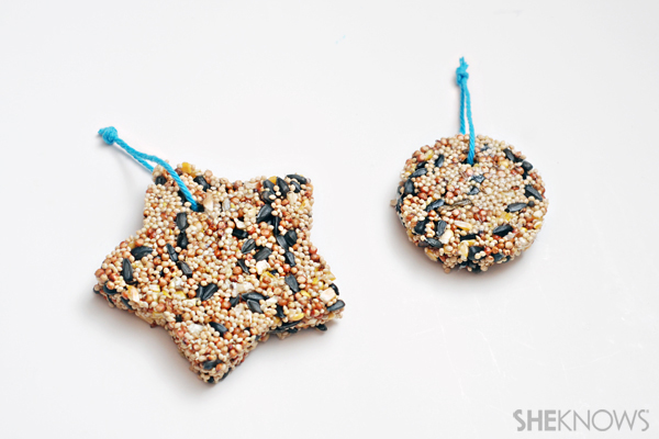 Cookie cutter bird feeders