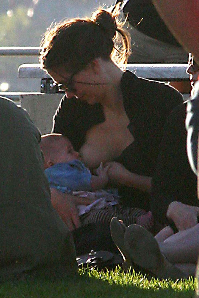 Maggie Gyllenhaal breastfeeding