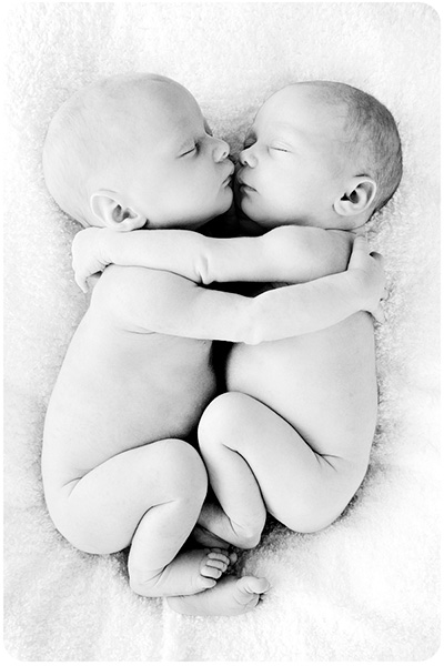 letter b photography twins
