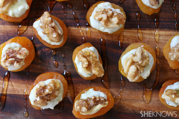 Apricots with blue cheese and walnuts