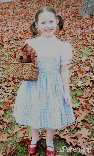 Mom not vaccinating- Olivia at Halloween