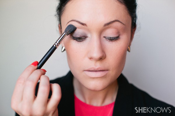 How to create a bronze smoky eye