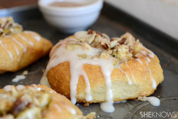 Apple pie danishes