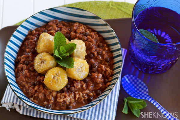 Chocolate oatmeal and caramelized bananas
