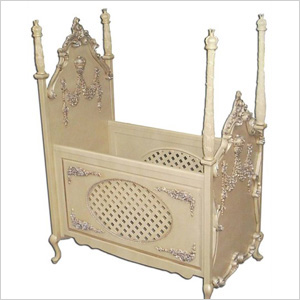 Beloved 4-poster crib - Kate Middleton Royal Baby Gear