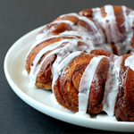 cinnamon roll cream cheese-stuffed monkey bread 