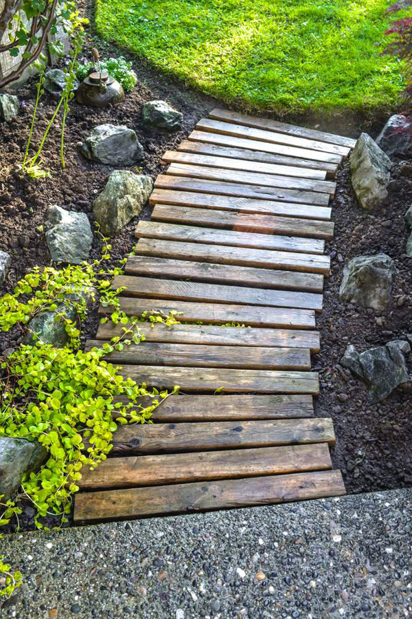 Wood Pallet Walkway