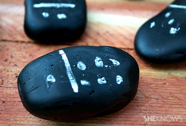 How to make a chalkboard rock game kit