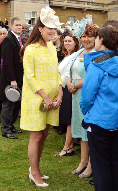 Pregnant Kate Middleton yellow dress