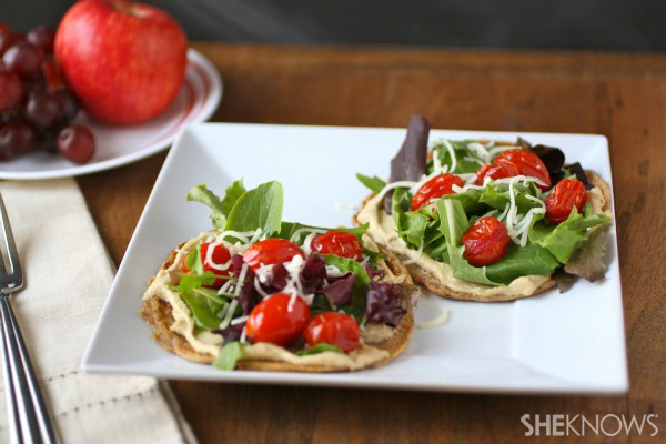 Flatbread with hummus and roasted tomatoes