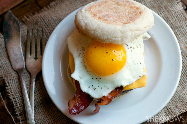Breakfast burgers with bacon & fried eggs