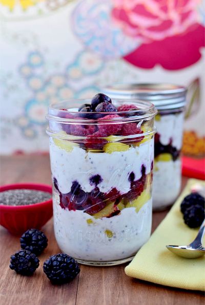 Make-ahead fruit & yogurt breakfast parfaits