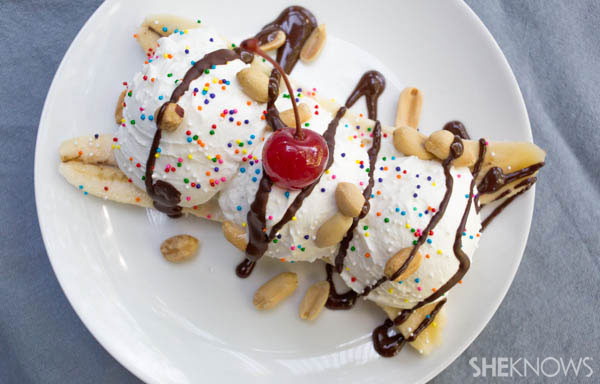 Healthy banana split | SheKnows