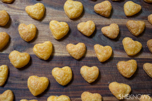 Ditch the goldfish: Make your own cheesy snacks | SheKnows