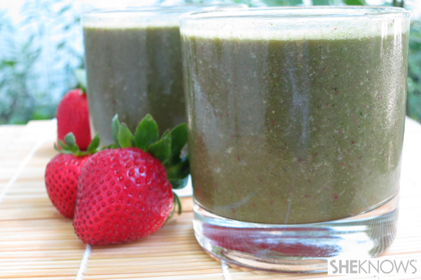 Berry green smoothie