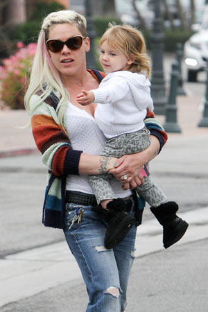 Pink's new half-shaved hairstyle