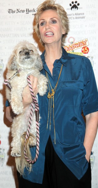 Jane Lynch with dog