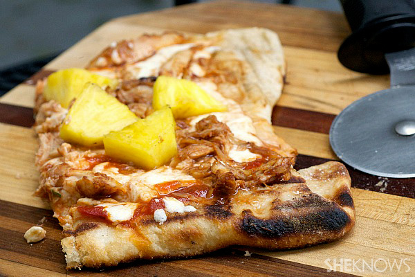 3 easy grilled pizzas