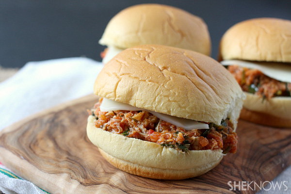 Italian pulled chicken sliders with kale