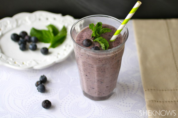 Blueberry-mint chia seed smoothies
