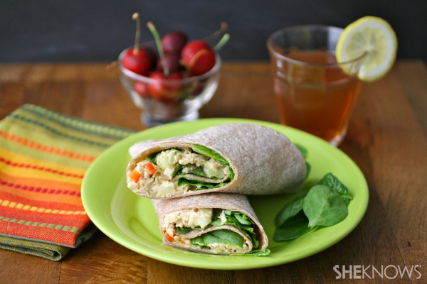 Tuna and spinach salad sandwich wraps