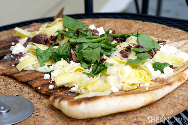 3 easy grilled pizzas
