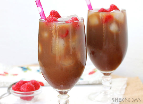 Iced raspberry café mocha