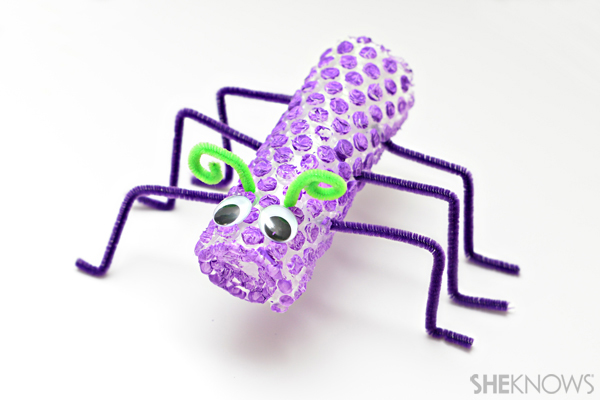 Bubble wrap bug craft