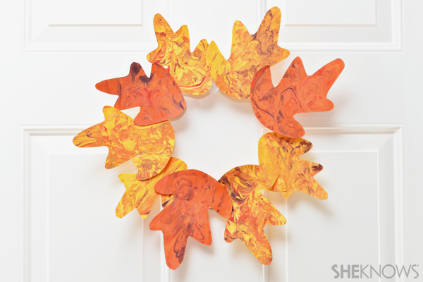 Marbled leaf wreath