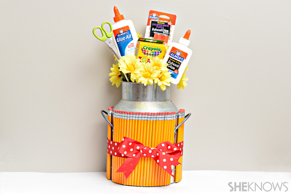Back-to-school teacher gift - School supply bouquet