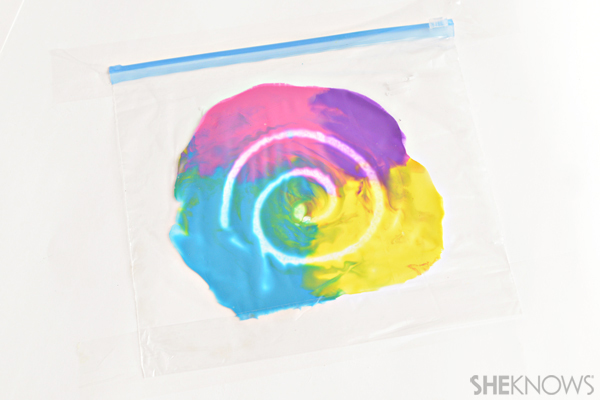 Plastic bag painting - Sensory crafts