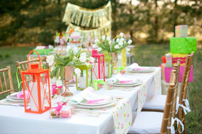 7 Beautiful, totally recreate-able, Summer Tablescapes | #tablescape #summer #exteriordecor