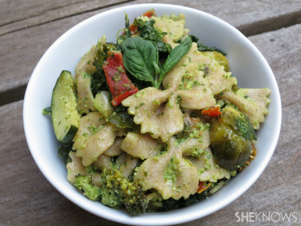Super-greens pesto pasta