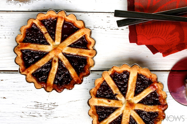Cherry jam tart (crostata)