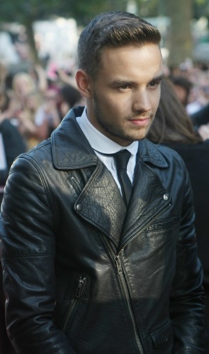 Liam Payne blasts fans on Twitter for abusing his girlfriend
