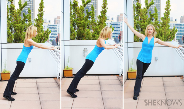 Push up twist: 2-3 sets of 8-12 reps