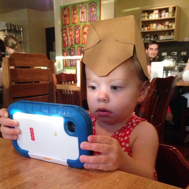 kid and iphone