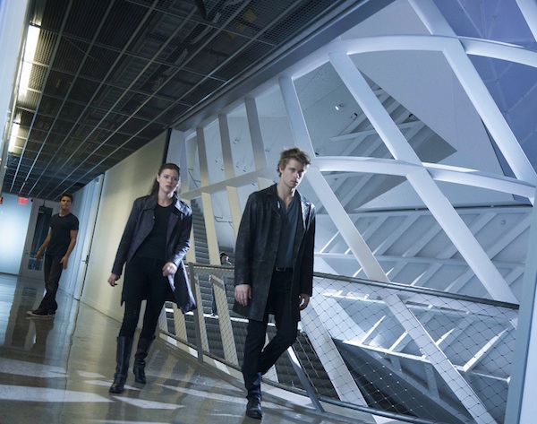 The Tomorrow People help Stephen escape Ultra