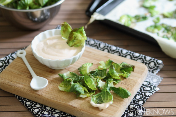 Brussels sprouts chips with creamy sriracha dipping sauce