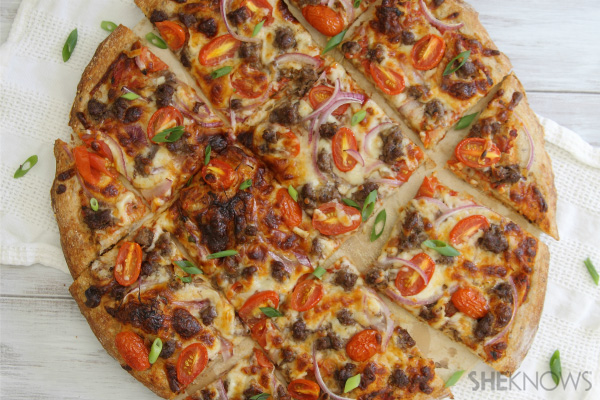 Cheeseburger pizza