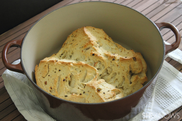 Garlic rosemary dutch oven bread loaf